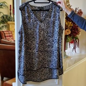 Black and white sleeveless Lane Bryant blouse sz20